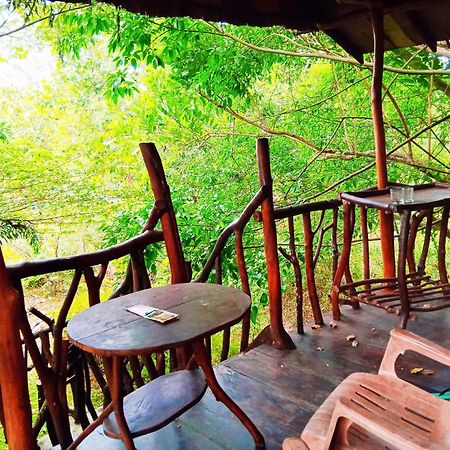 Sigiriya Rock Gate Tree House Hotel Екстериор снимка