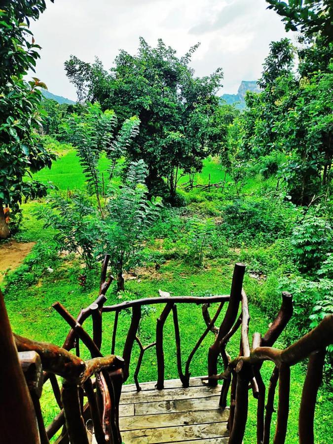Sigiriya Rock Gate Tree House Hotel Екстериор снимка