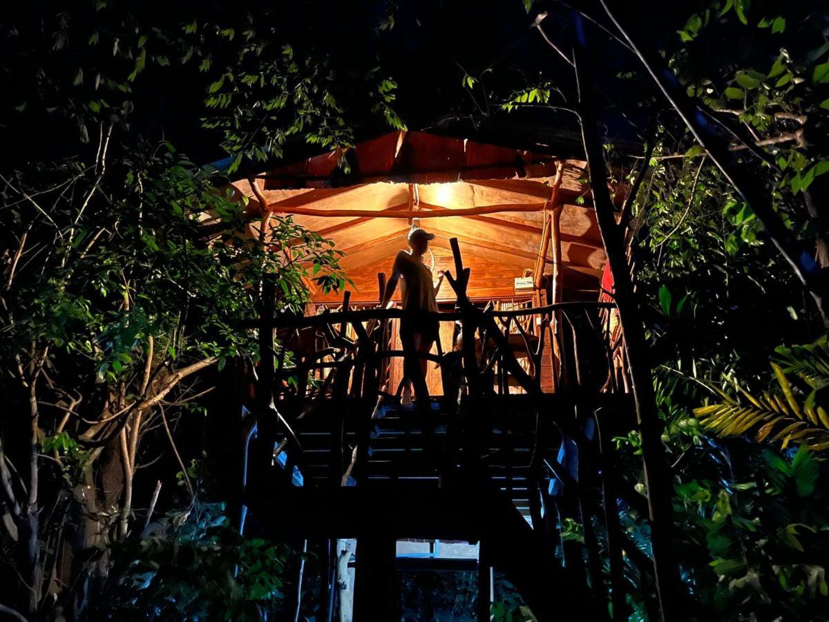 Sigiriya Rock Gate Tree House Hotel Екстериор снимка