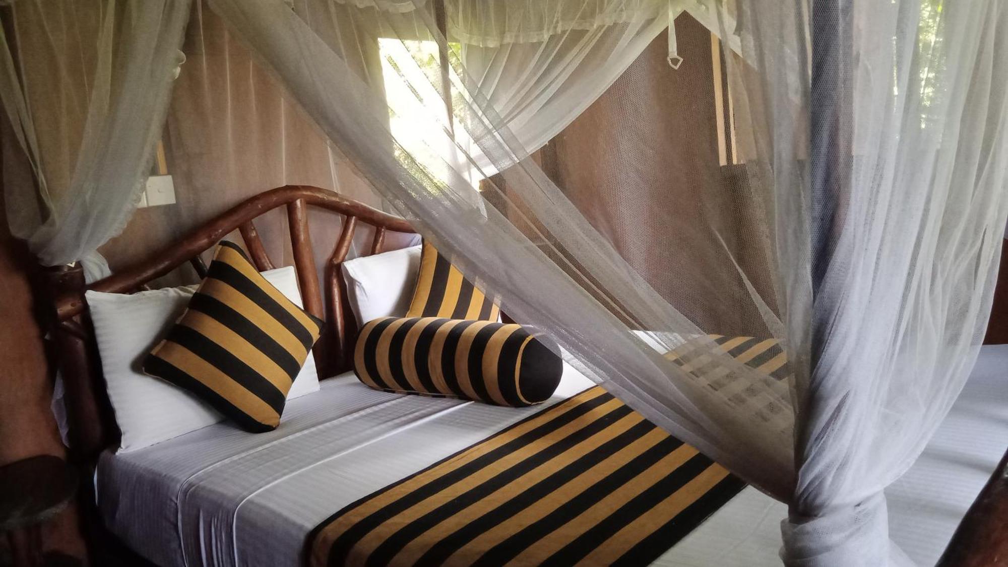 Sigiriya Rock Gate Tree House Hotel Екстериор снимка