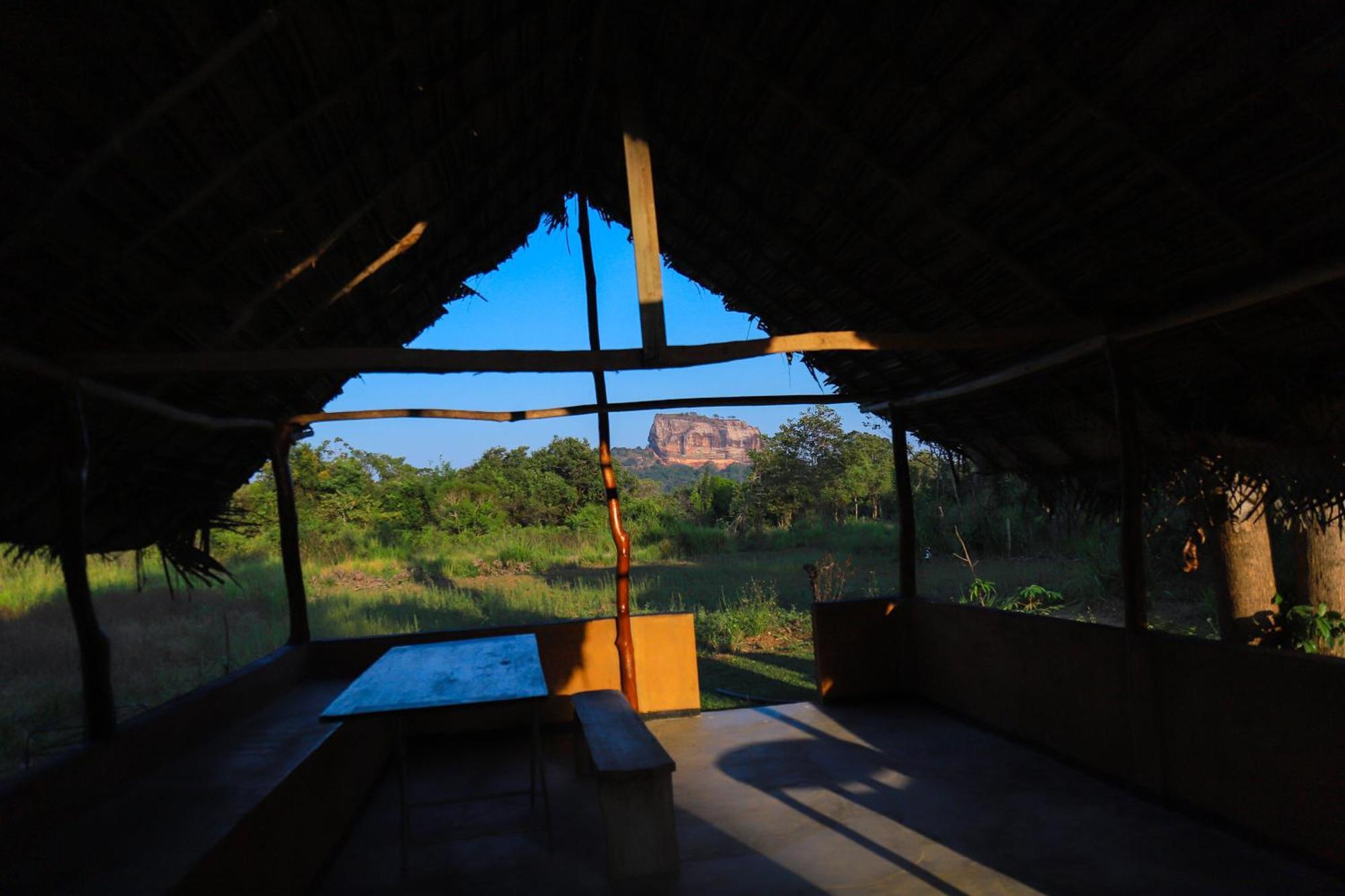 Sigiriya Rock Gate Tree House Hotel Екстериор снимка